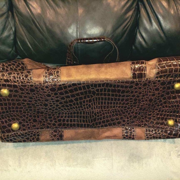 NWOT BATH & BODYWORKS XL BROWN OVERNIGHT BAG - Picture 15 of 16